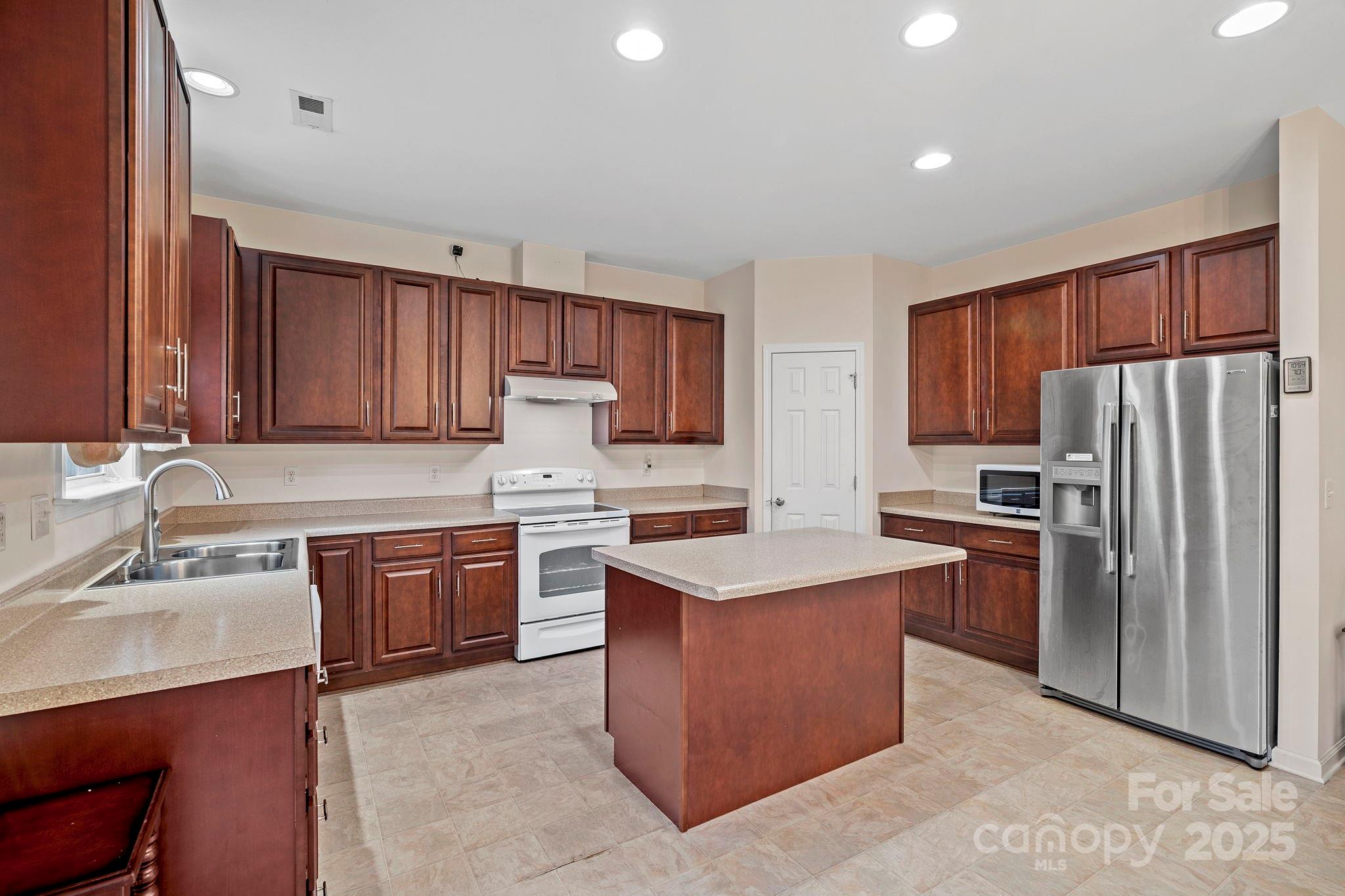 2 Breyerton Court Asheville NC 28804