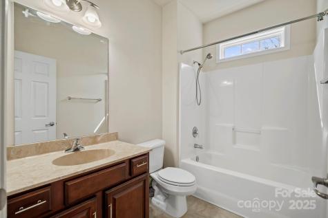 2 Breyerton Court Asheville NC 28804