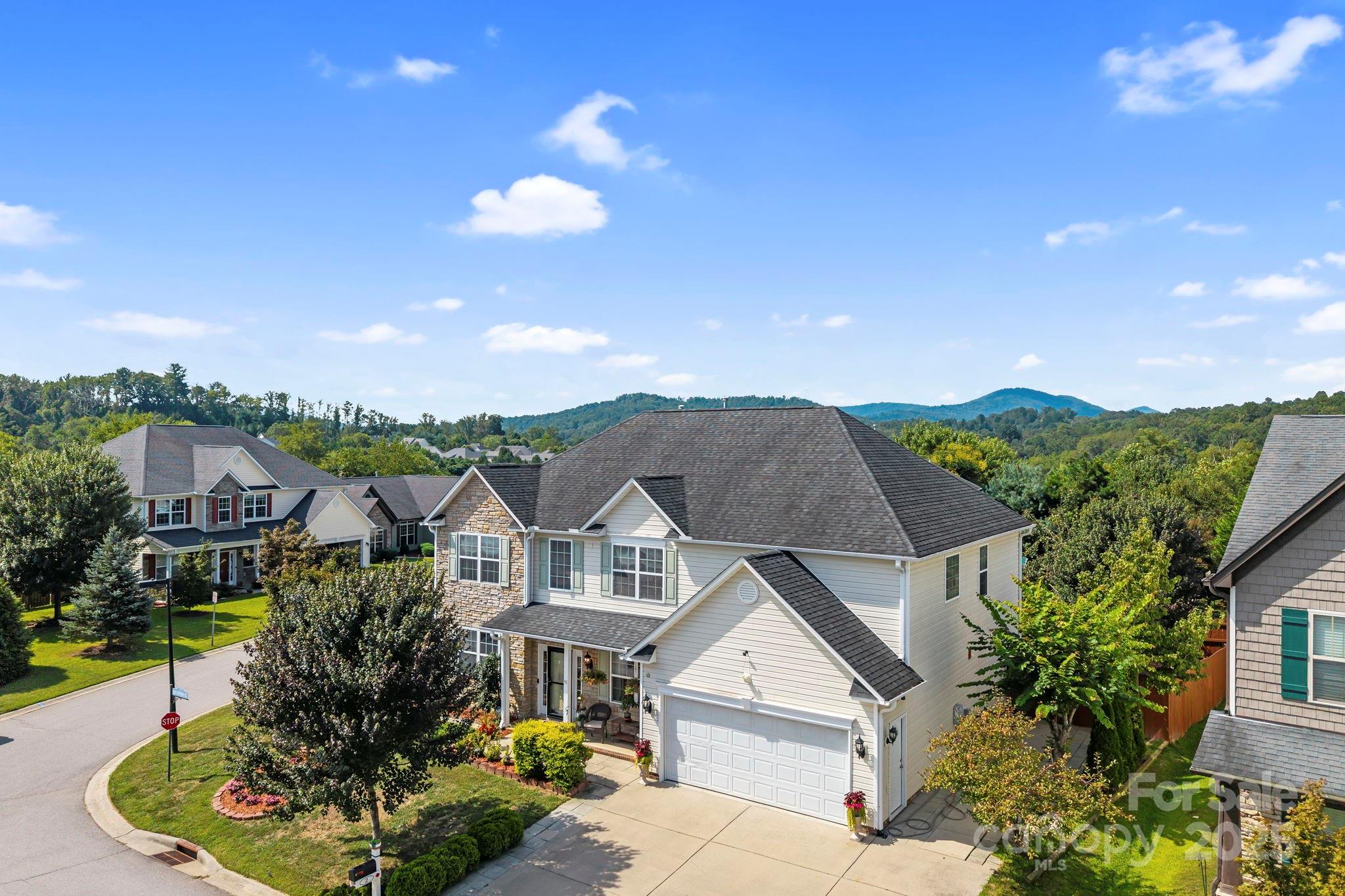 2 Breyerton Court Asheville NC 28804