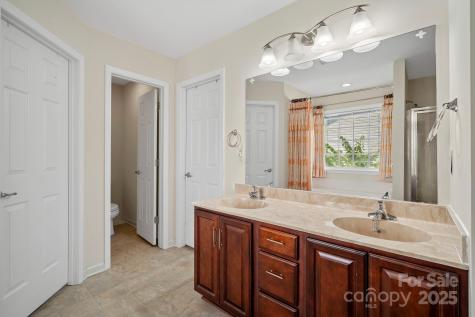 2 Breyerton Court Asheville NC 28804