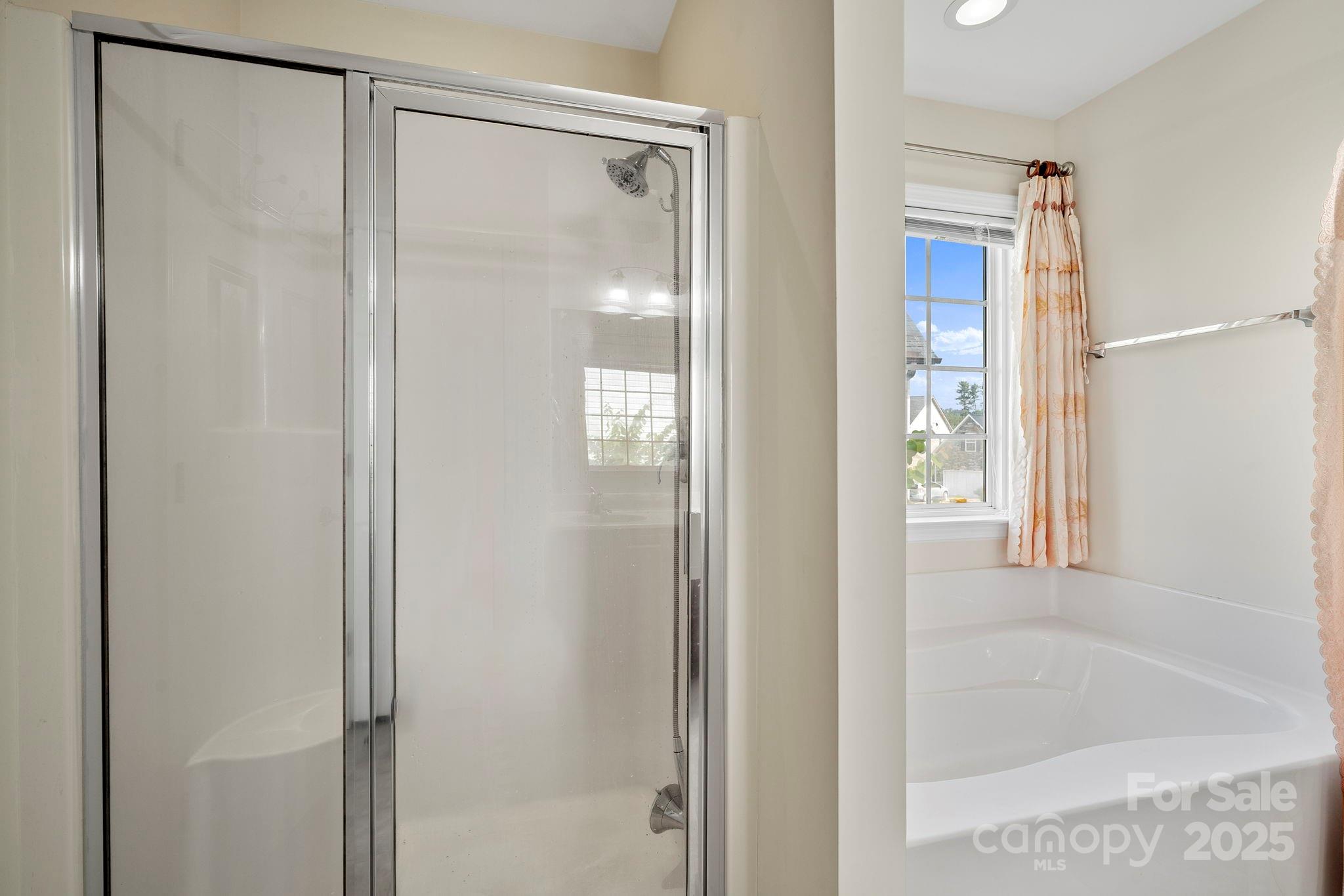 2 Breyerton Court Asheville NC 28804