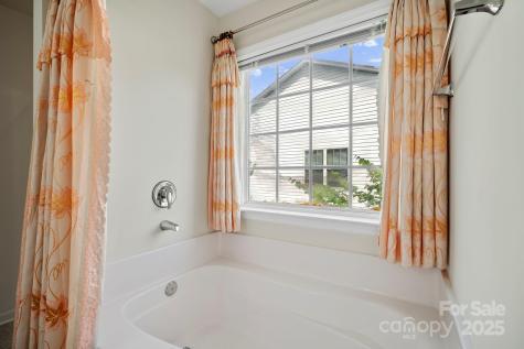 2 Breyerton Court Asheville NC 28804