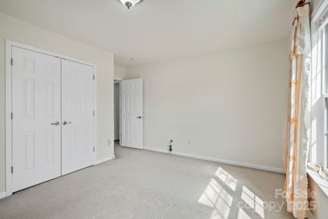 2 Breyerton Court Asheville NC 28804