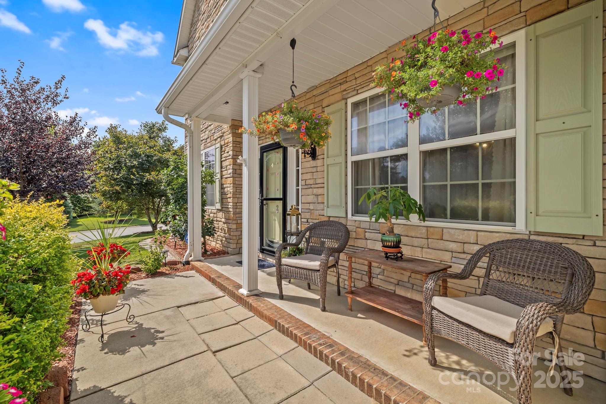 2 Breyerton Court Asheville NC 28804