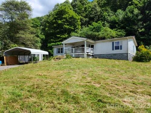 100 Windy Hollow Lane Newland NC 28657
