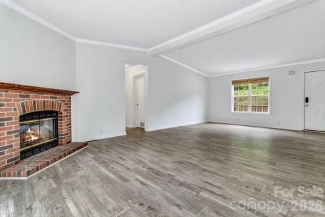 31 Trent Drive Leicester NC 28748