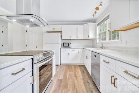 31 Trent Drive Leicester NC 28748
