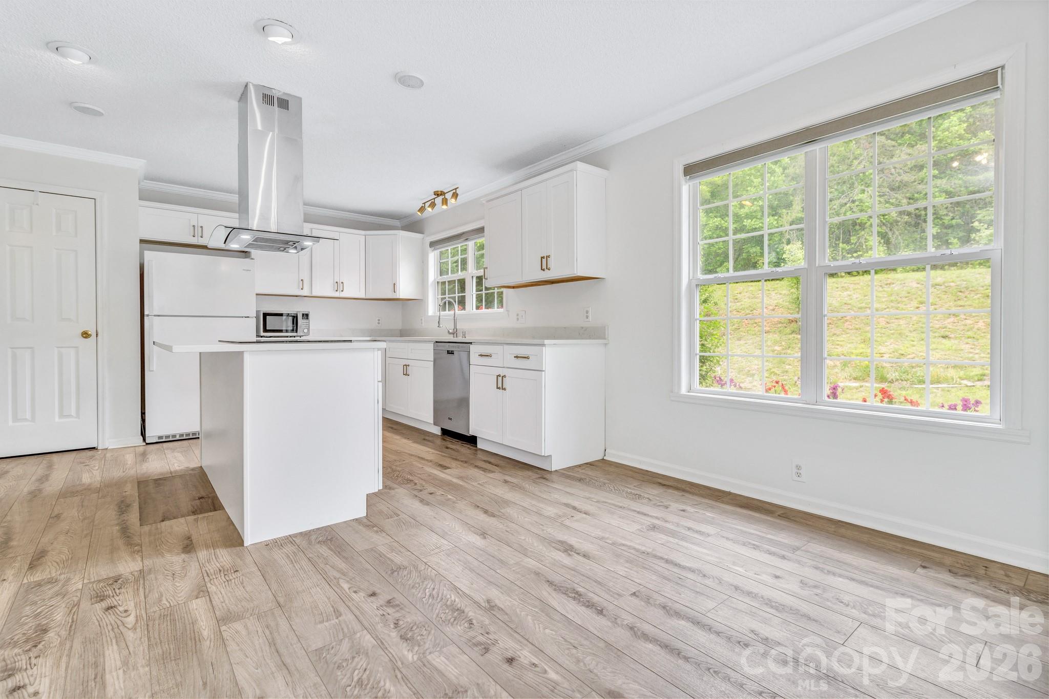 31 Trent Drive Leicester NC 28748