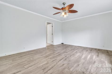 31 Trent Drive Leicester NC 28748