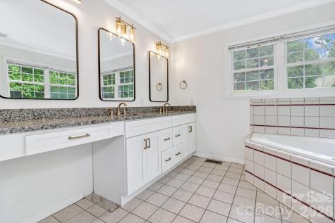 31 Trent Drive Leicester NC 28748