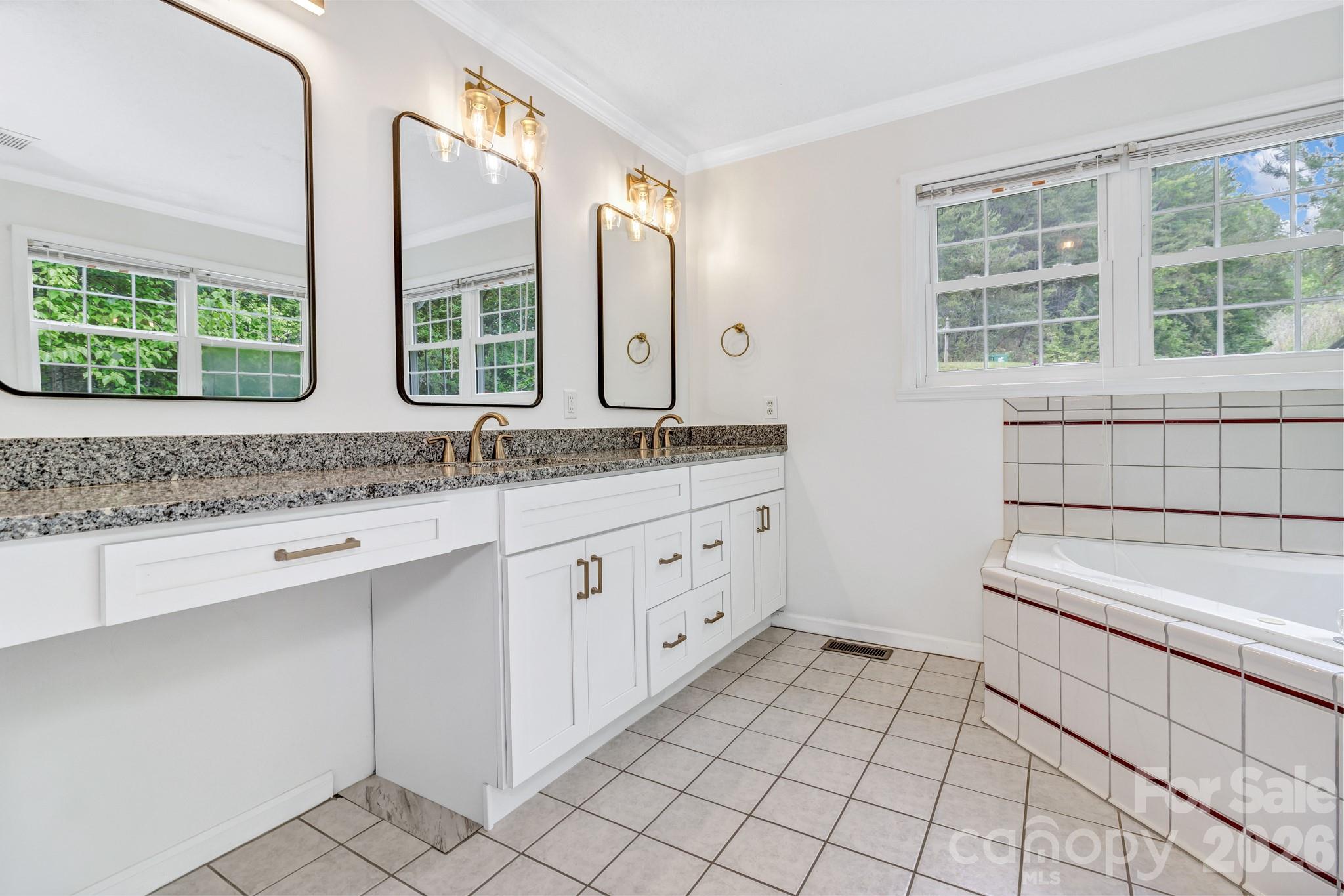 31 Trent Drive Leicester NC 28748