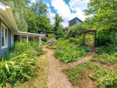 83 5th Avenue Asheville NC 28806