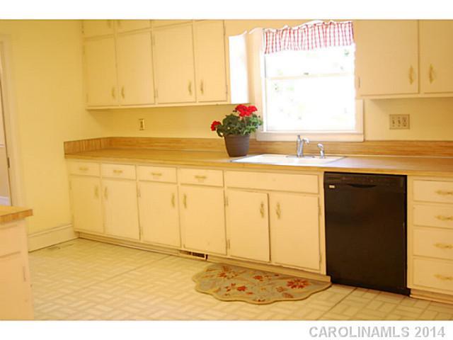 6961 Folger Drive Charlotte NC 28270