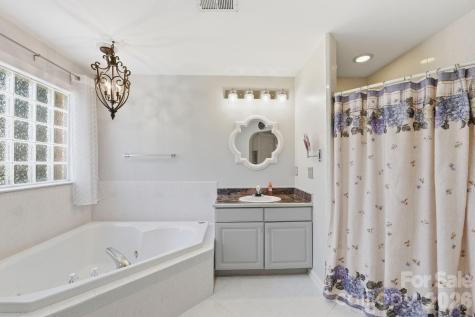 6119 Highview Road Matthews NC 28104
