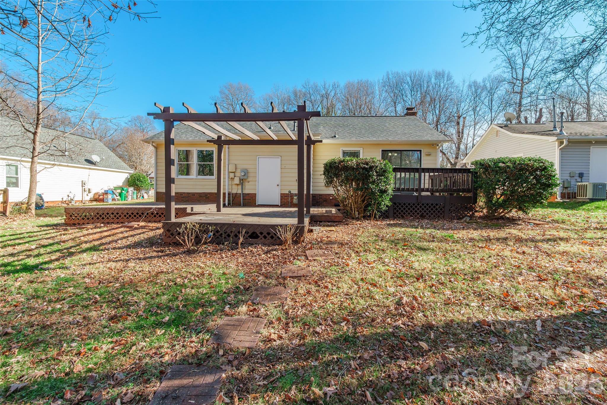 7225 Mcteal Place Charlotte NC 28262