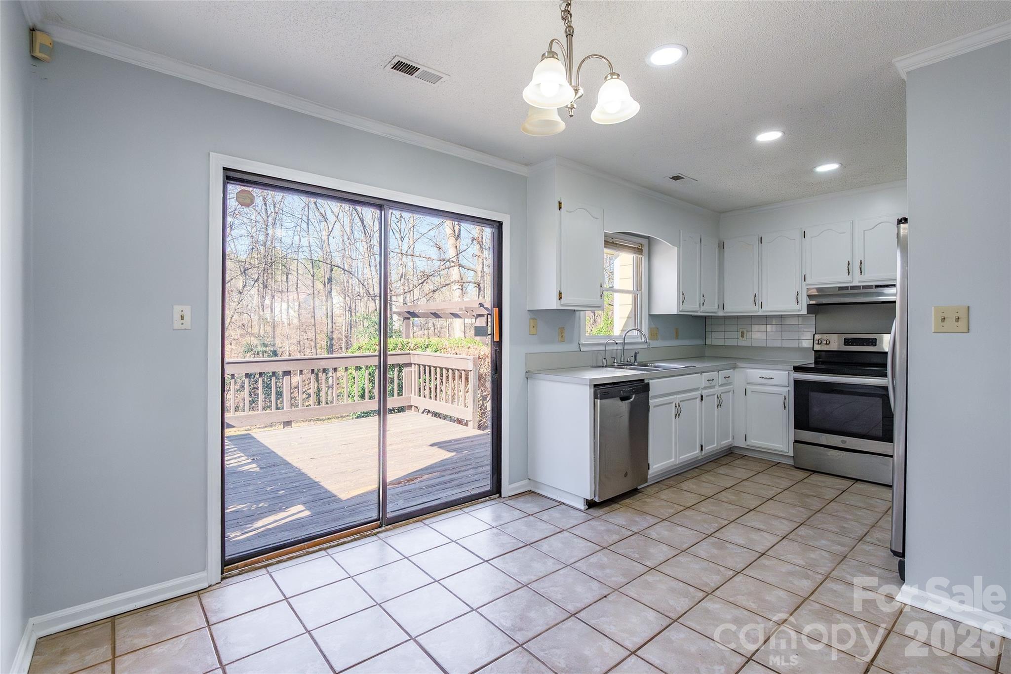 7225 Mcteal Place Charlotte NC 28262
