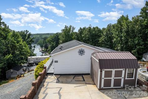 132 Eagle Drive New London NC 28127