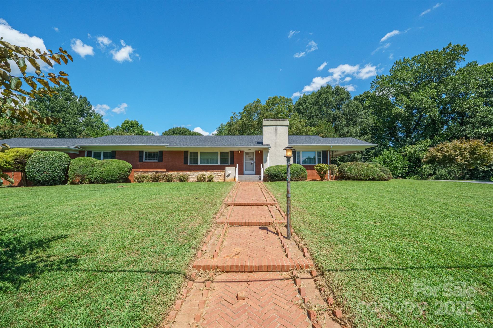 152 31st Avenue NW Hickory NC 28601