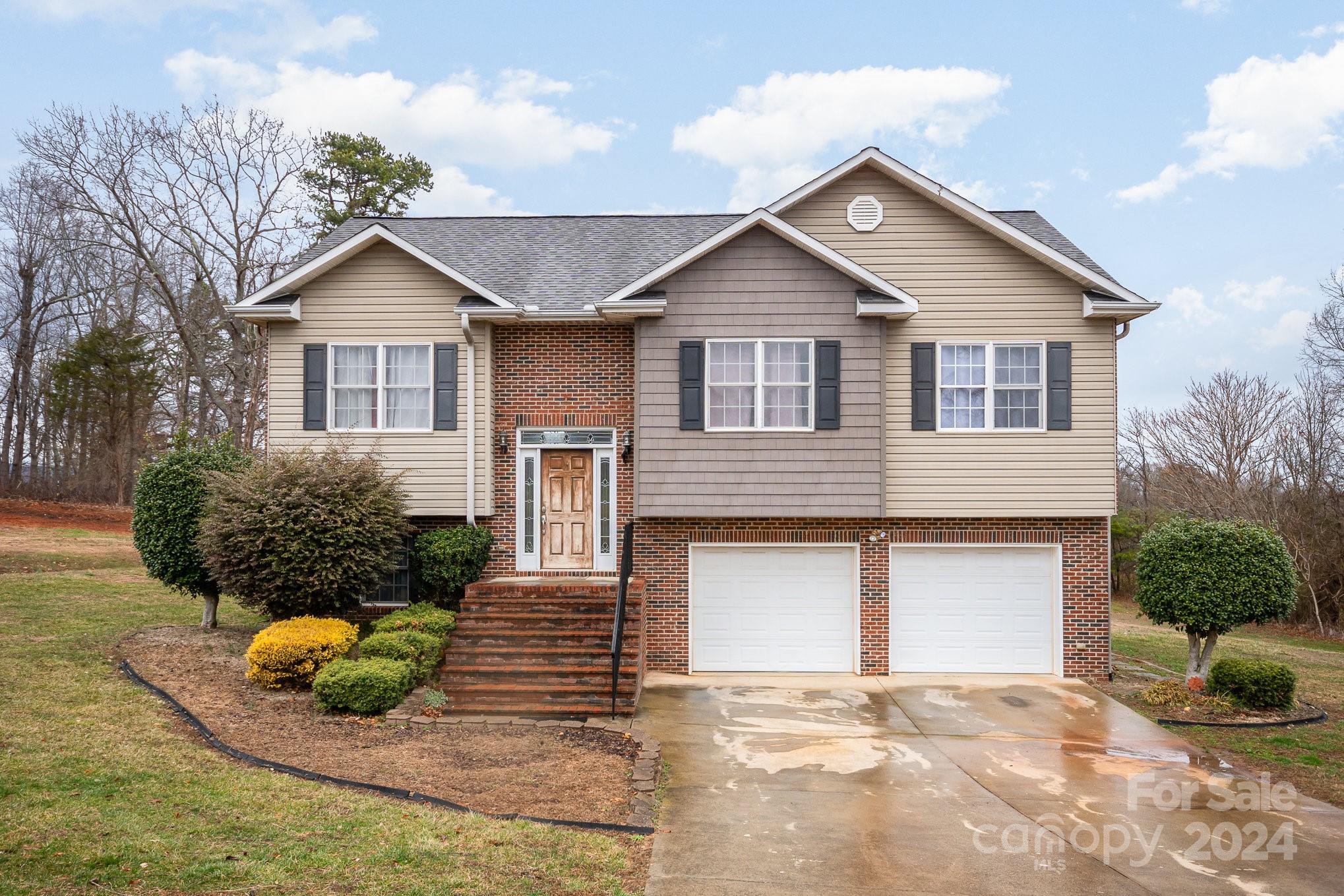 8211 Madison Lane Hickory NC 28602