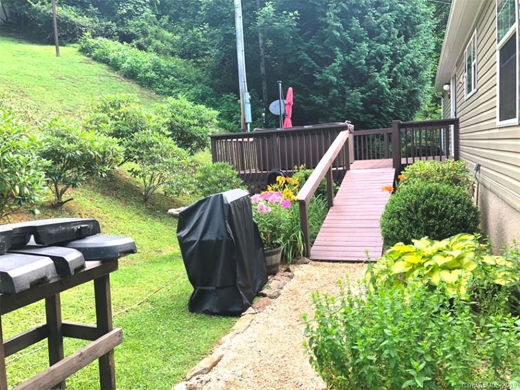 518 Jl Lane Newland NC 28657