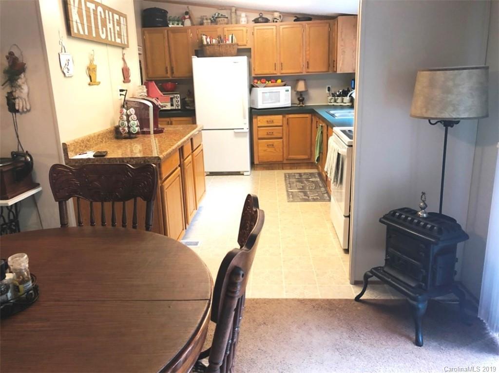518 Jl Lane Newland NC 28657