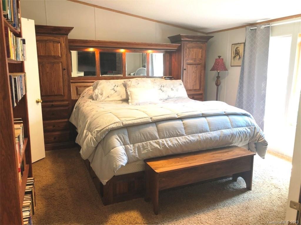 518 Jl Lane Newland NC 28657