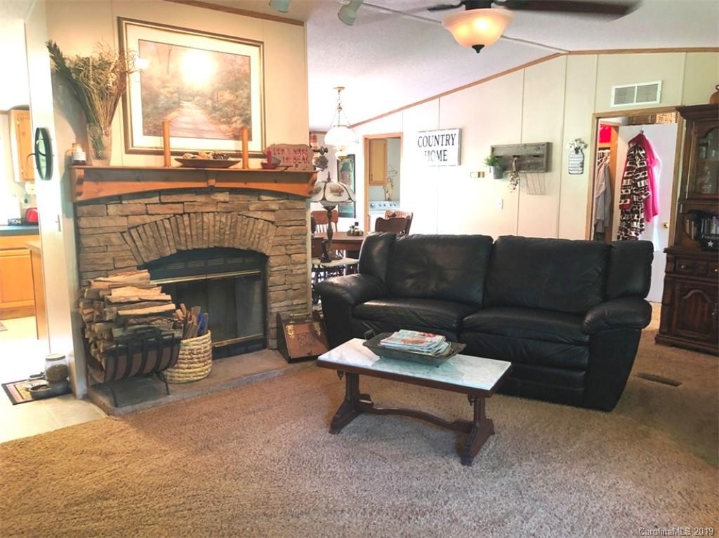 518 Jl Lane Newland NC 28657