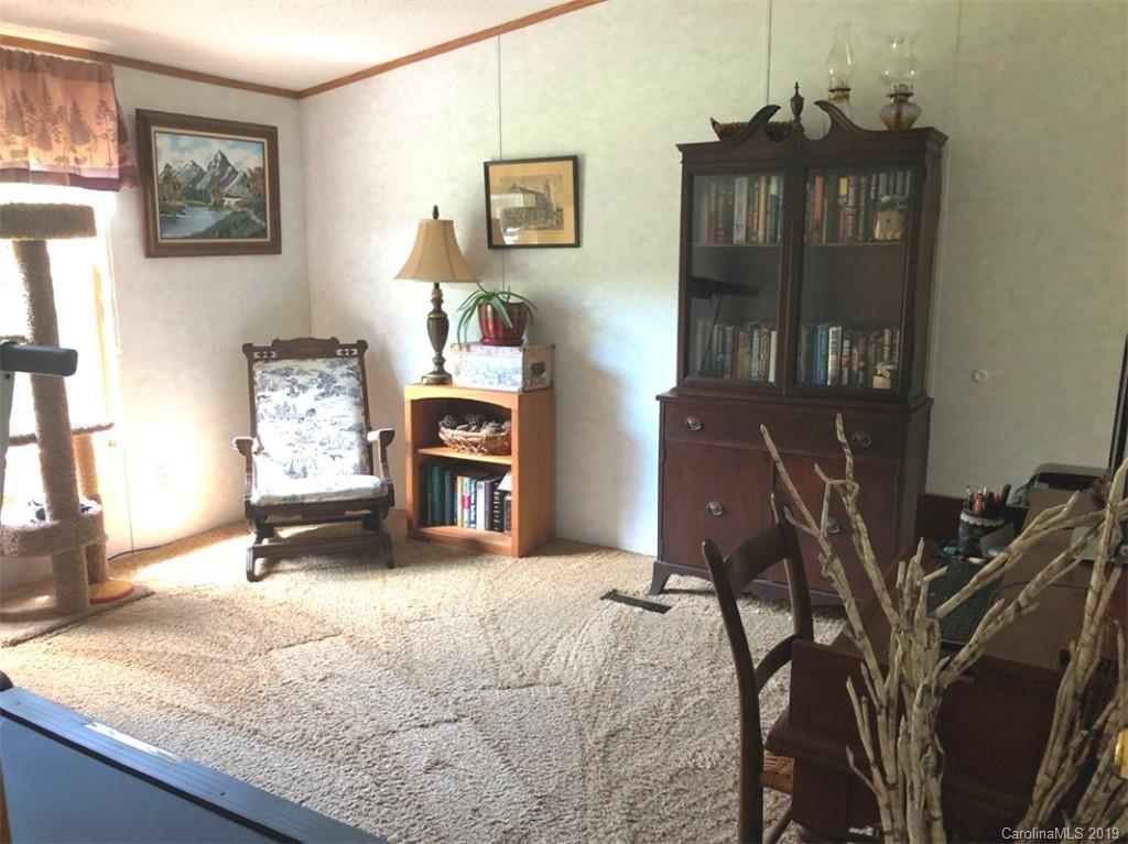 518 Jl Lane Newland NC 28657