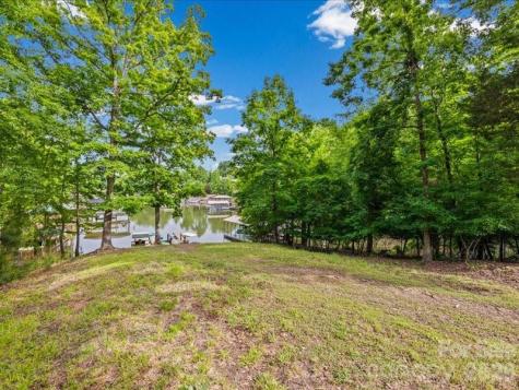 521 Rosebush Lane Clover SC 29710