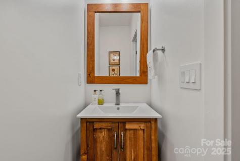 52 Malvern Walk Asheville NC 28806
