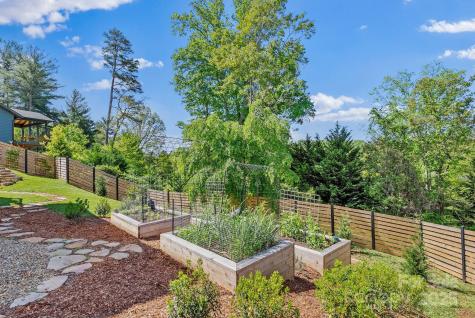52 Malvern Walk Asheville NC 28806