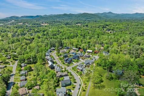 52 Malvern Walk Asheville NC 28806