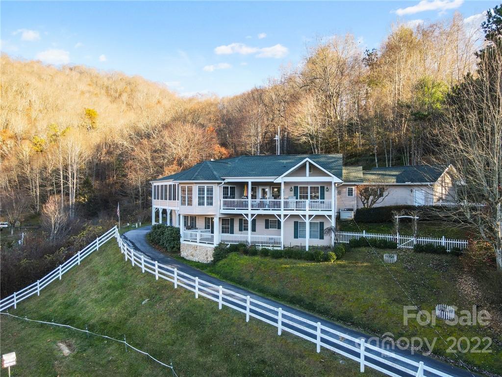 962 Maple Springs Drive Waynesville NC 28785