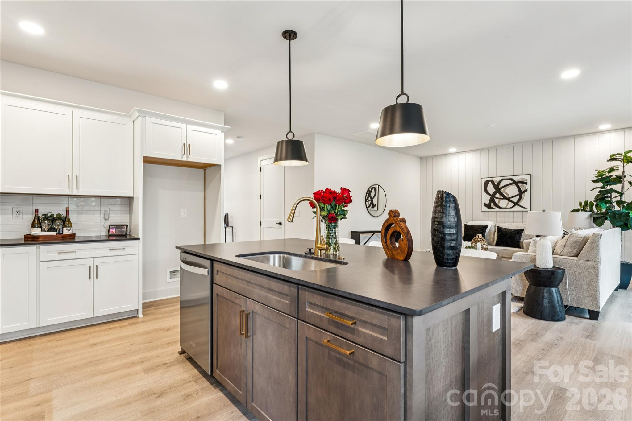 2412 Crestview Drive Charlotte NC 28216