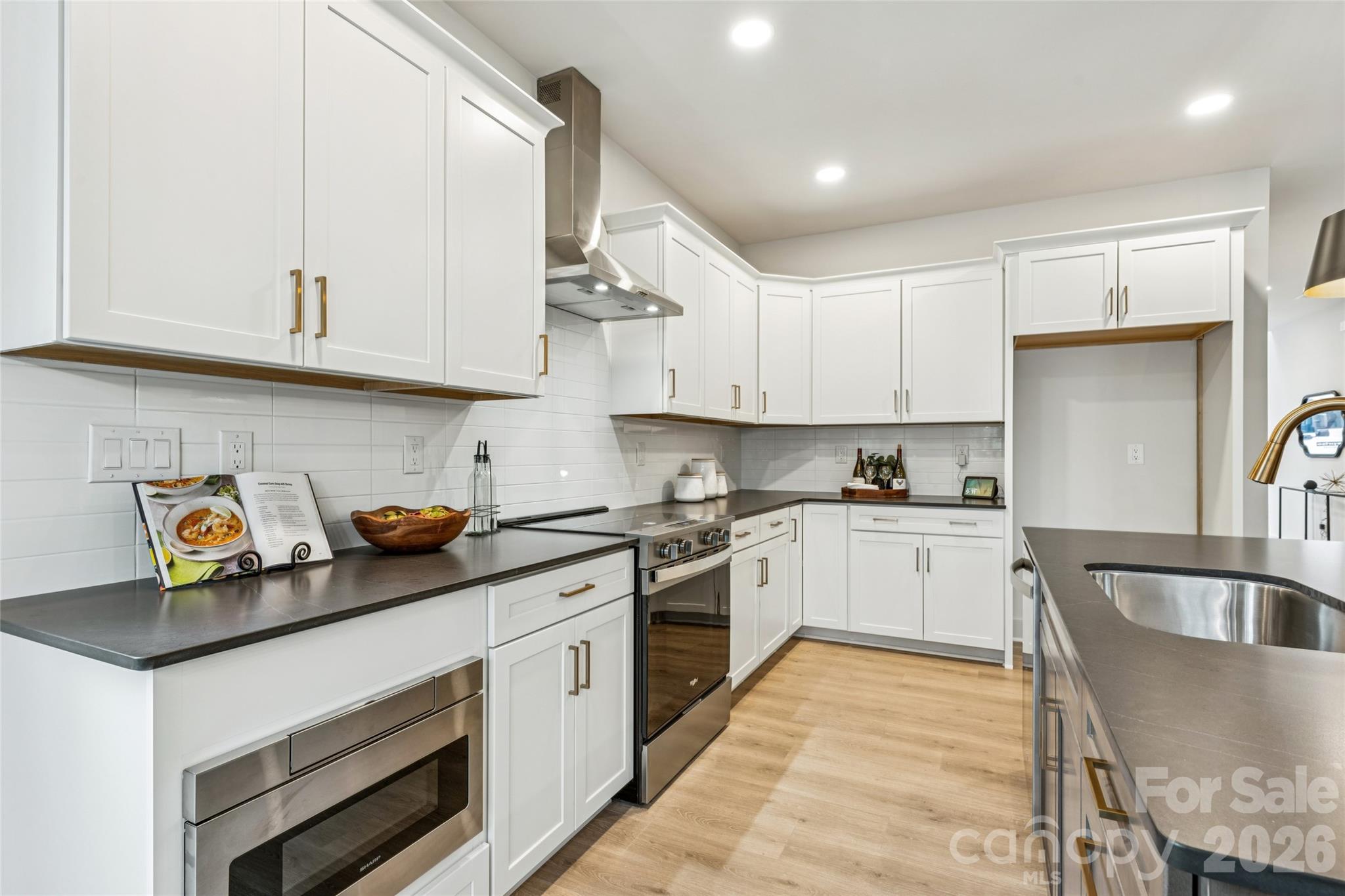 2412 Crestview Drive Charlotte NC 28216