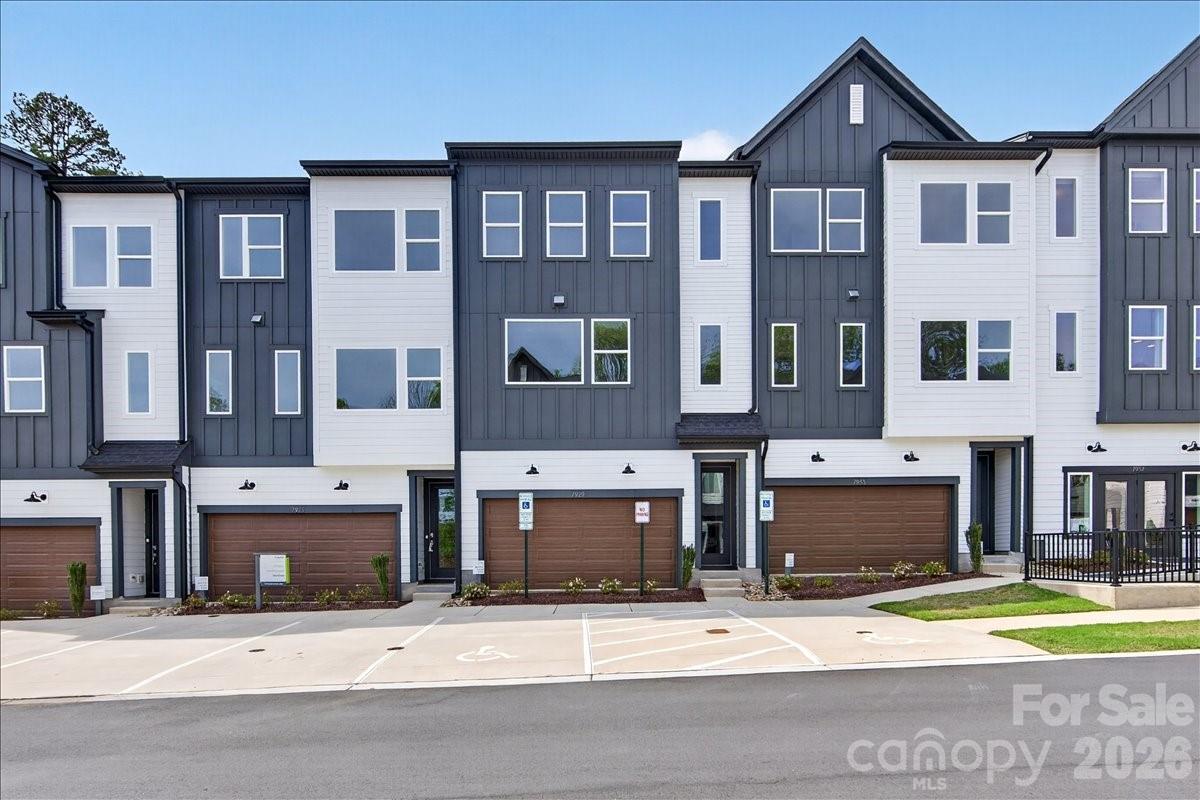 7929 Cedarsmith Court Charlotte NC 28217