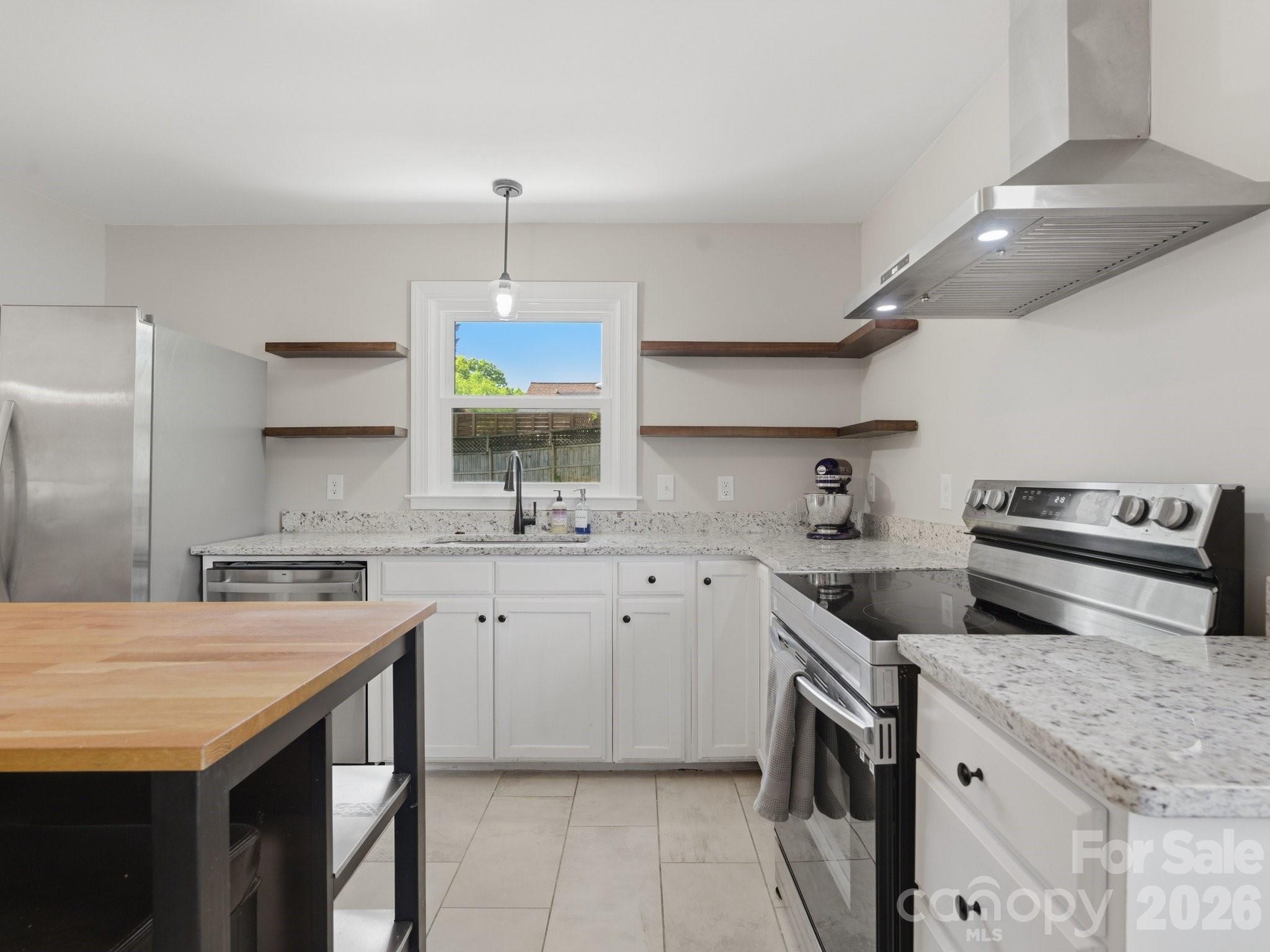 7516 Thorncliff Drive Charlotte NC 28210
