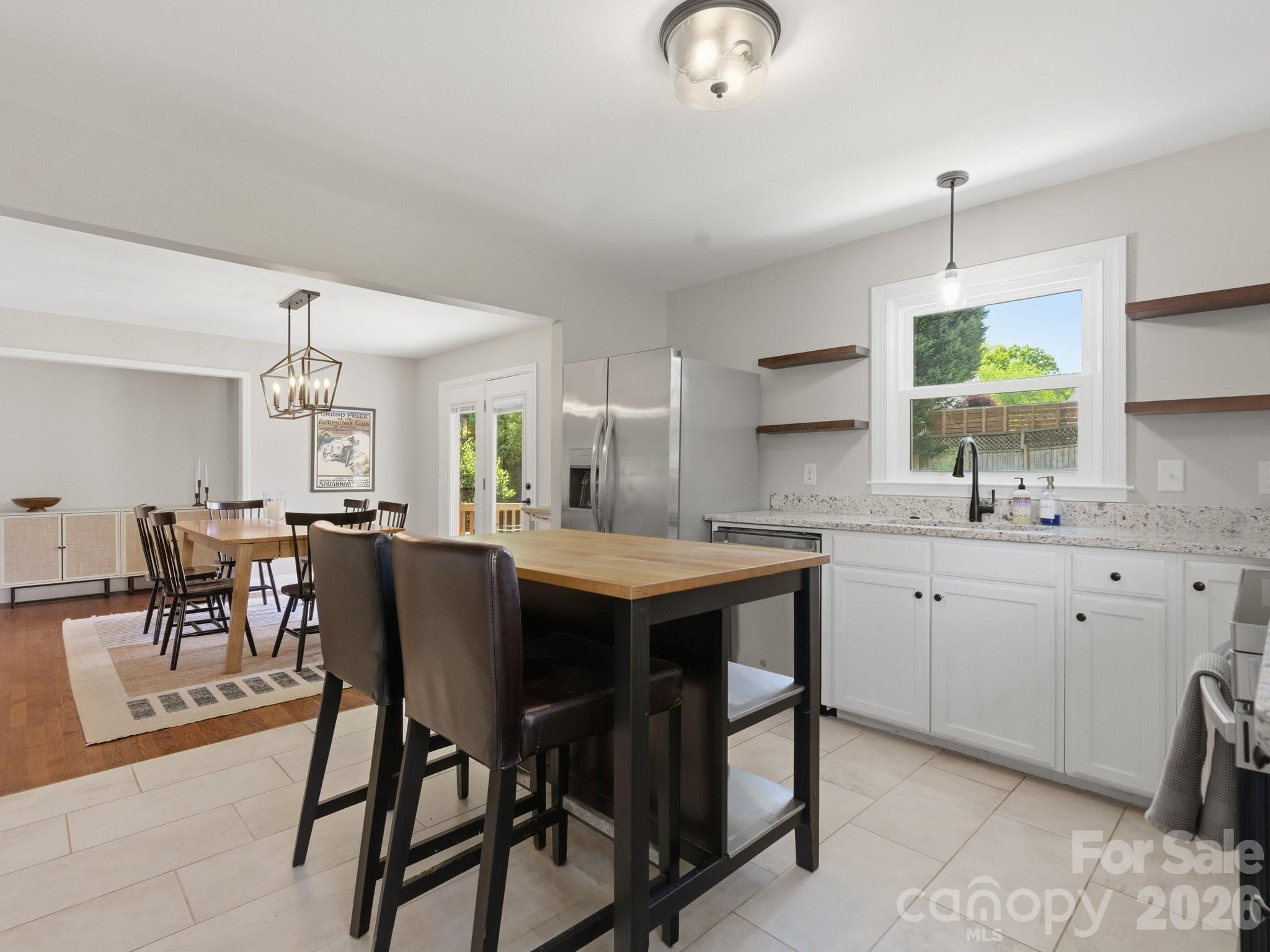 7516 Thorncliff Drive Charlotte NC 28210