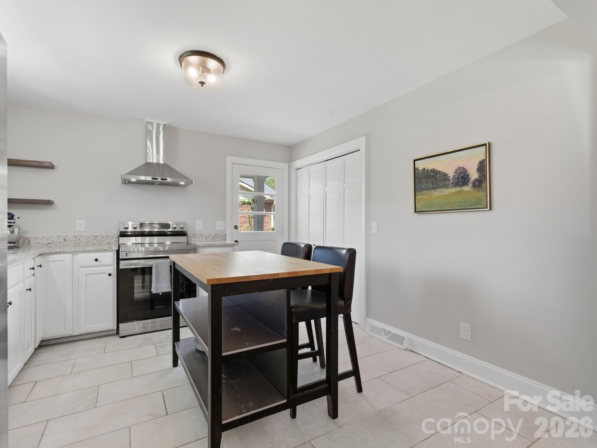 7516 Thorncliff Drive Charlotte NC 28210
