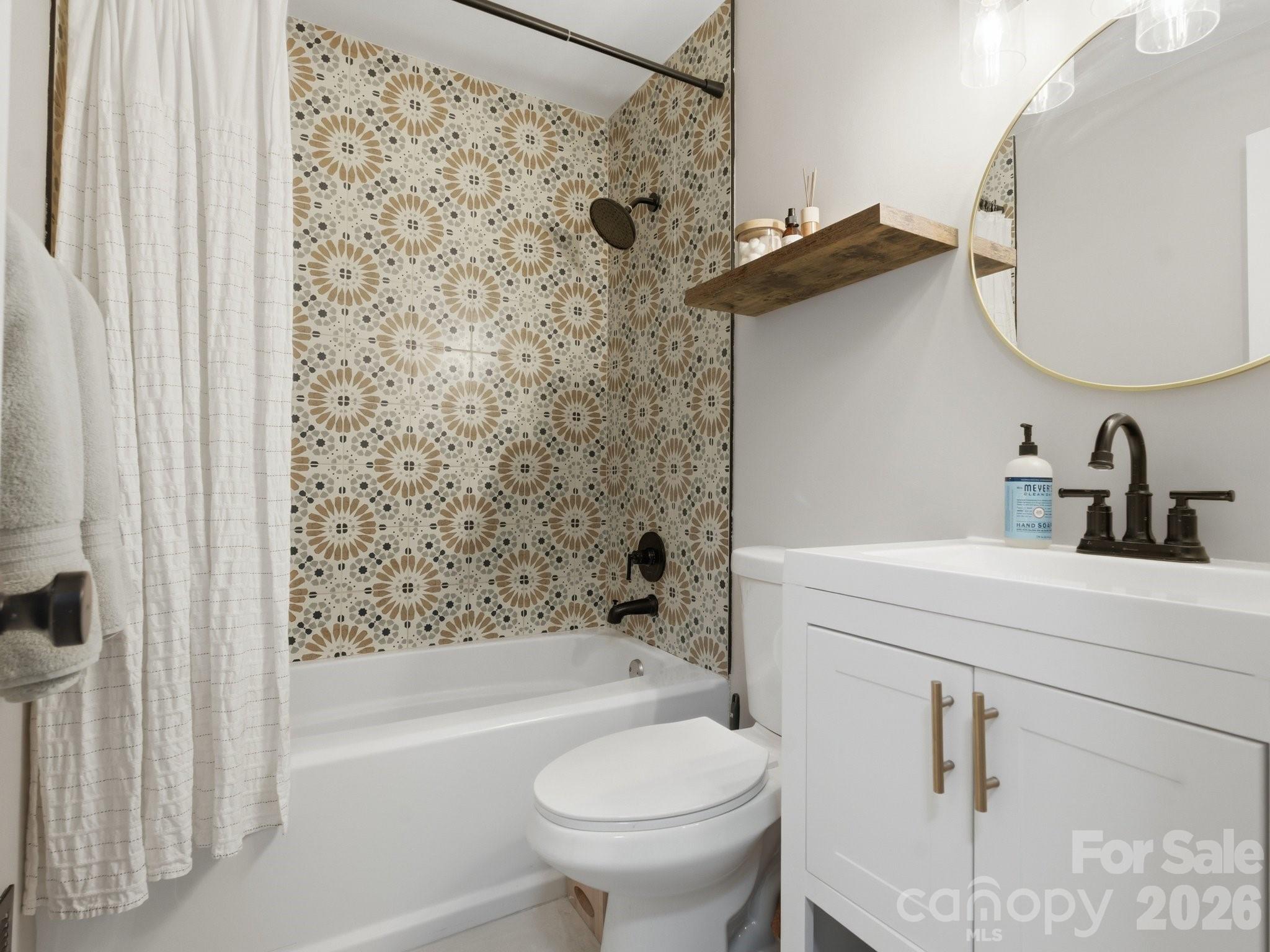 7516 Thorncliff Drive Charlotte NC 28210