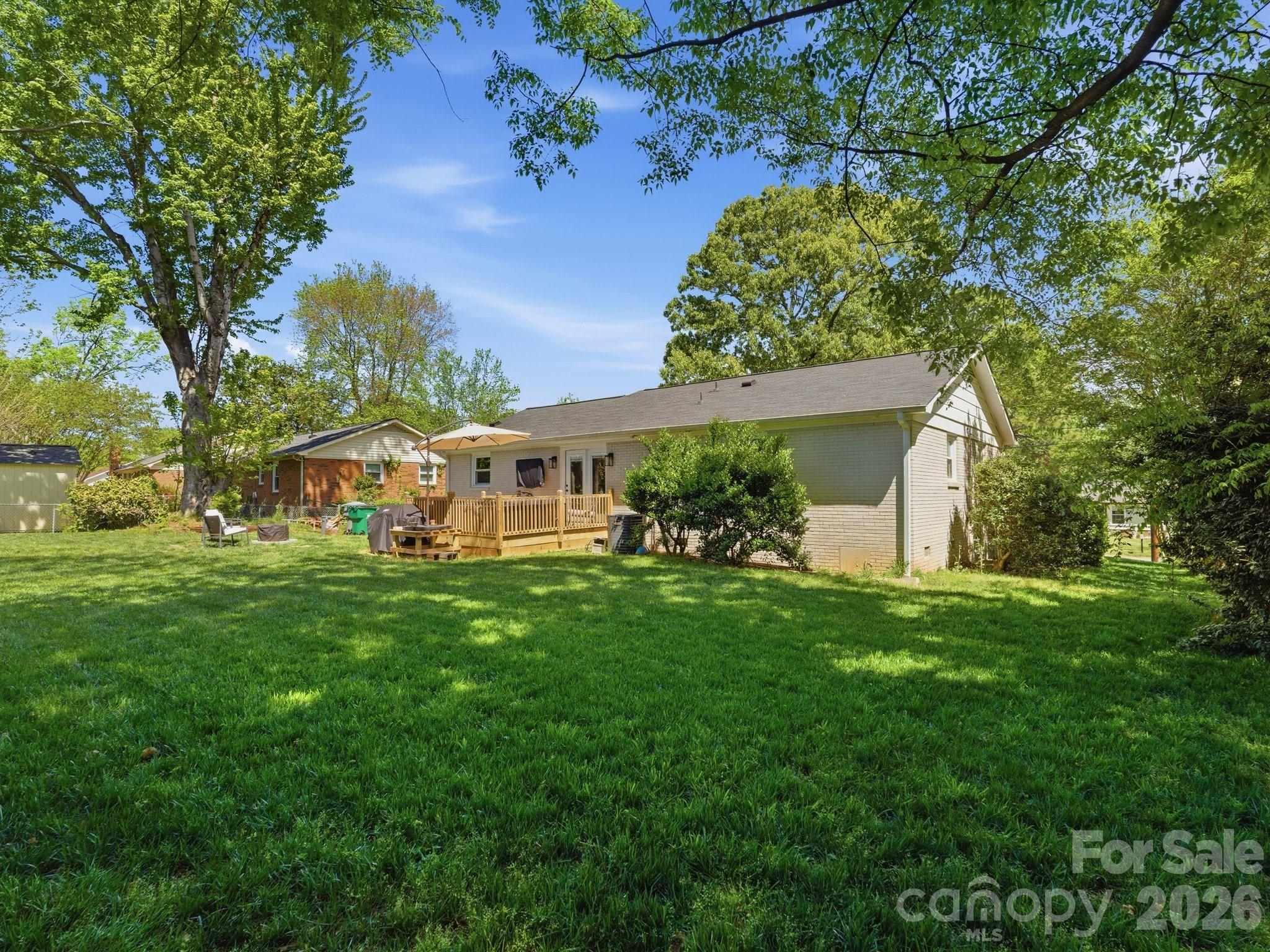 7516 Thorncliff Drive Charlotte NC 28210