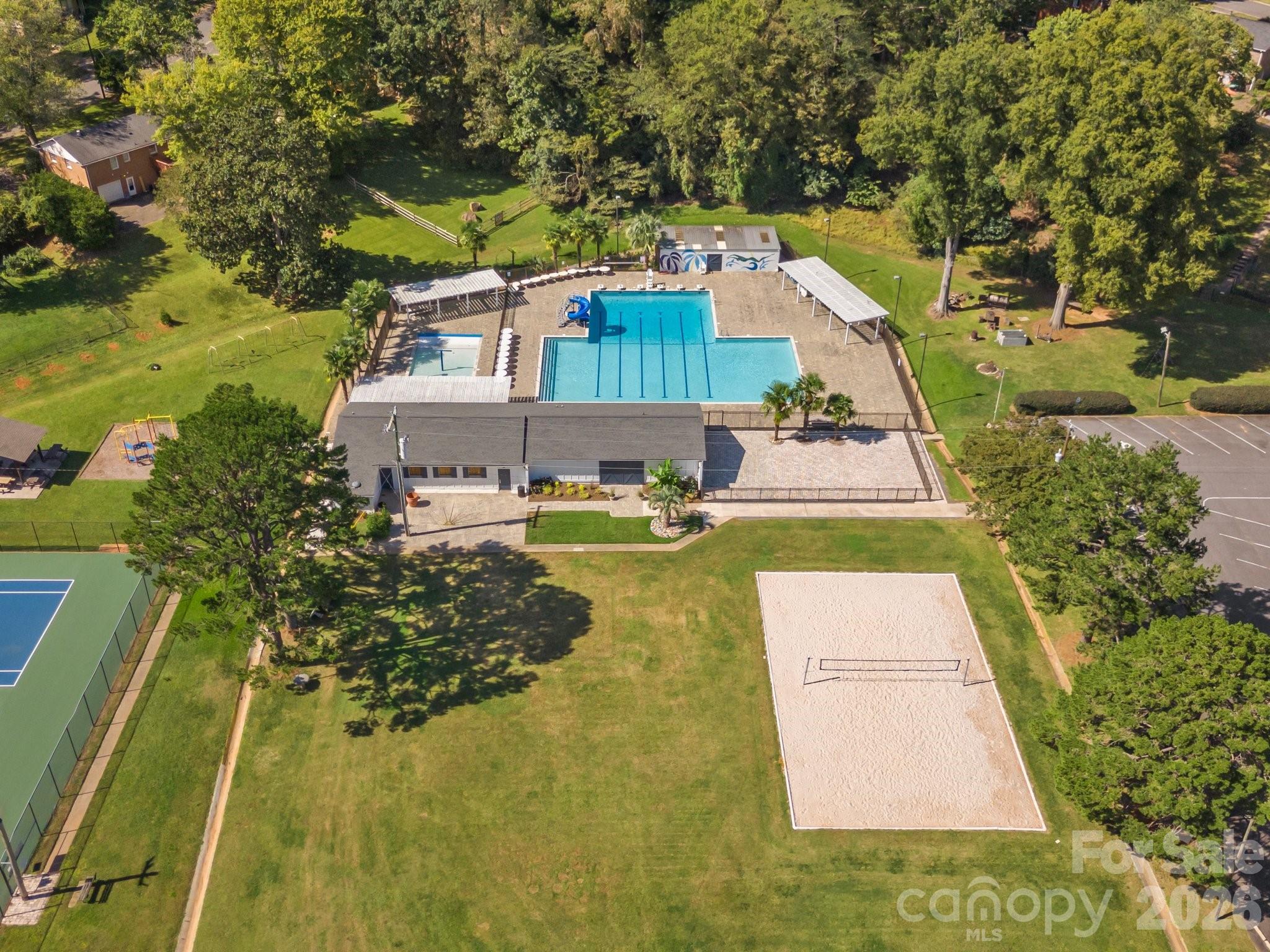 7516 Thorncliff Drive Charlotte NC 28210
