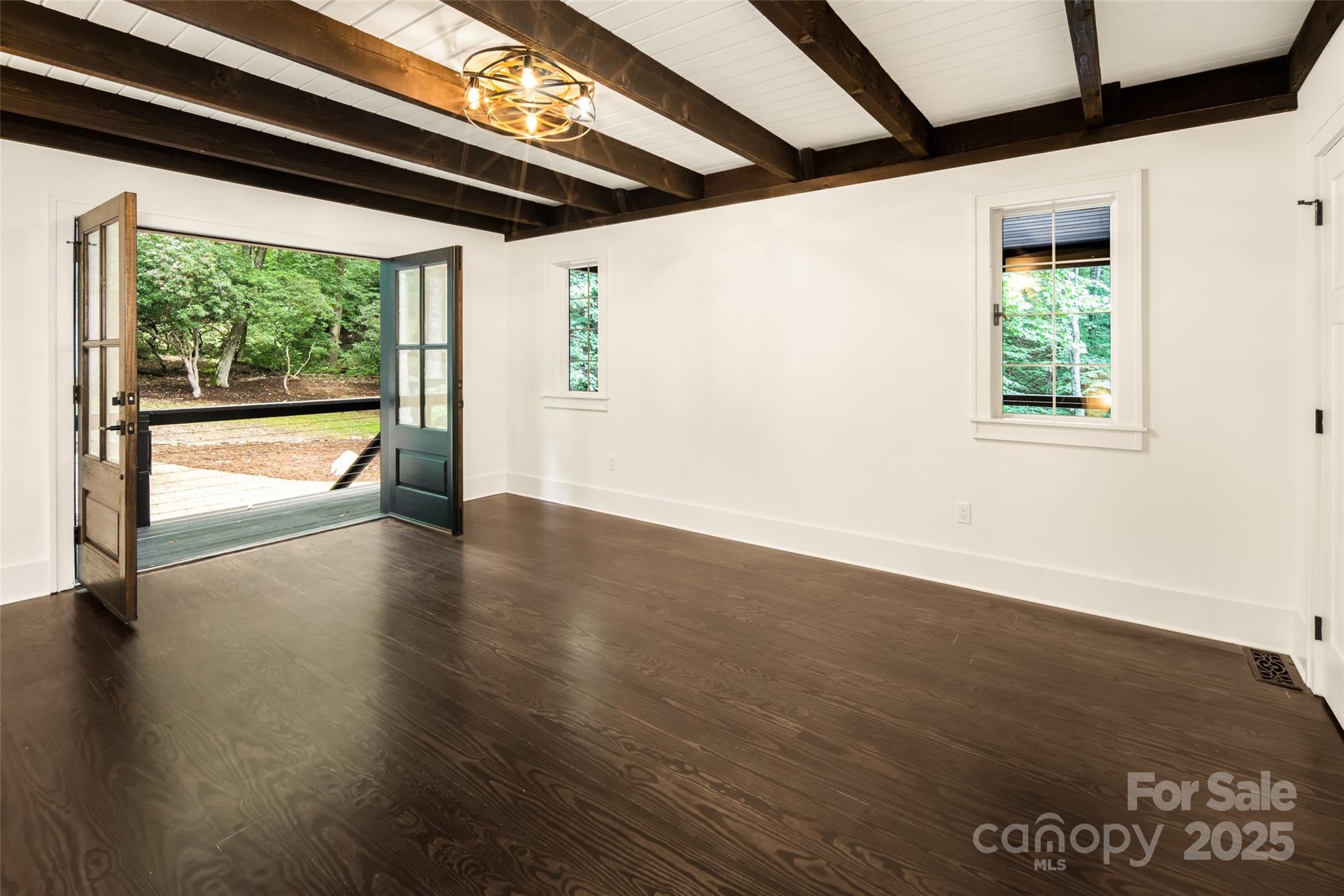 50 Turkey Trot Lane Burnsville NC 28714