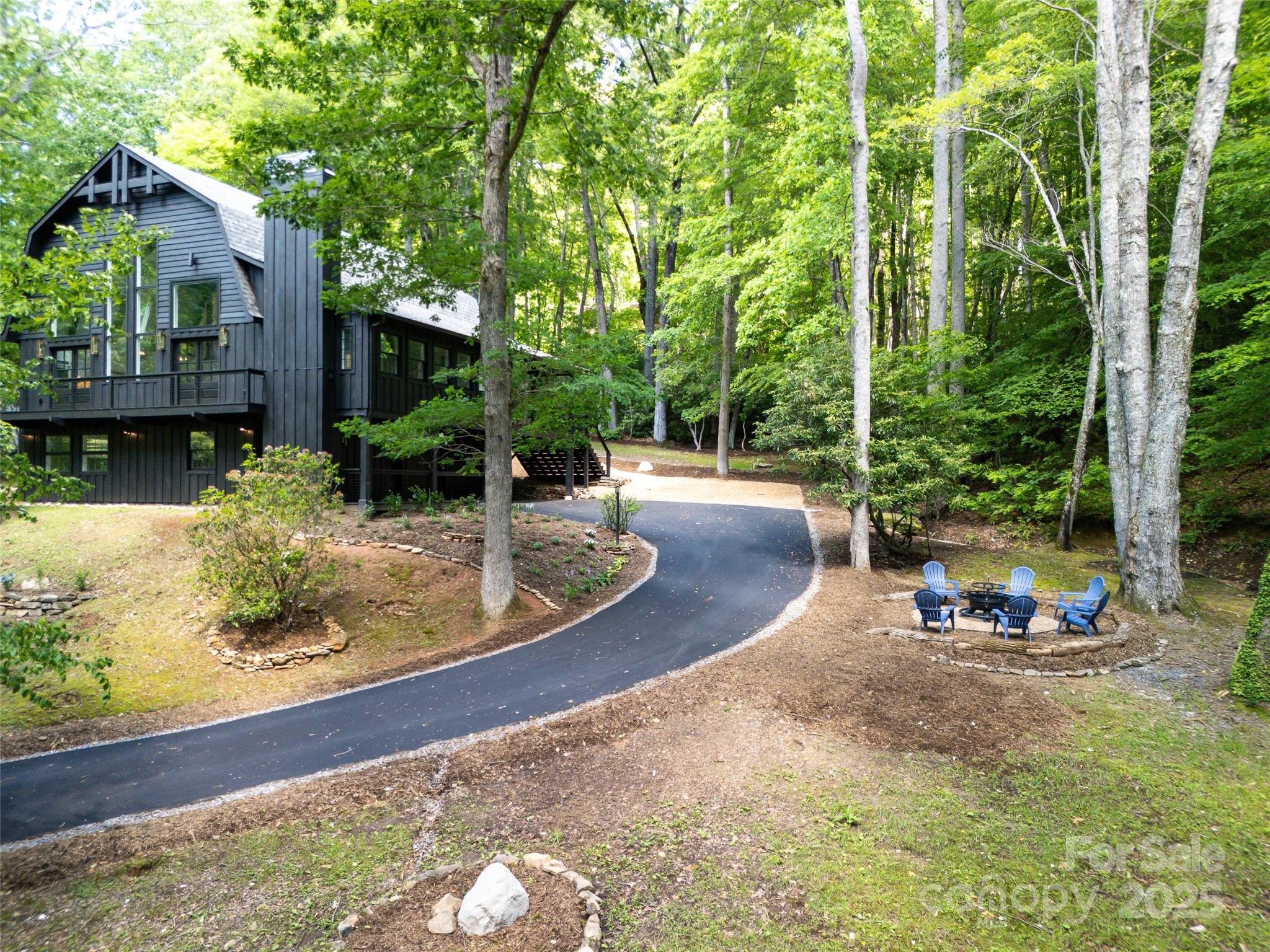 50 Turkey Trot Lane Burnsville NC 28714