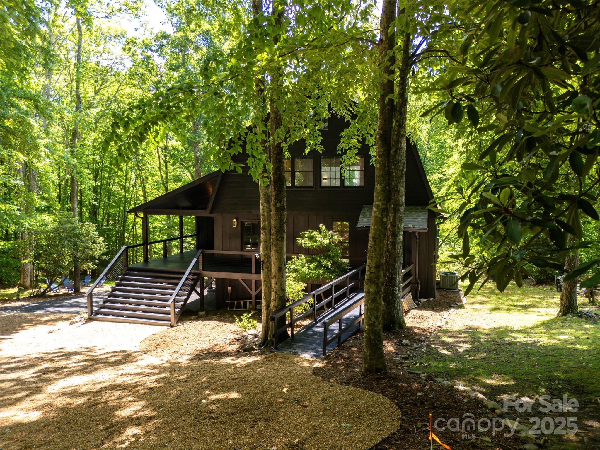 50 Turkey Trot Lane Burnsville NC 28714