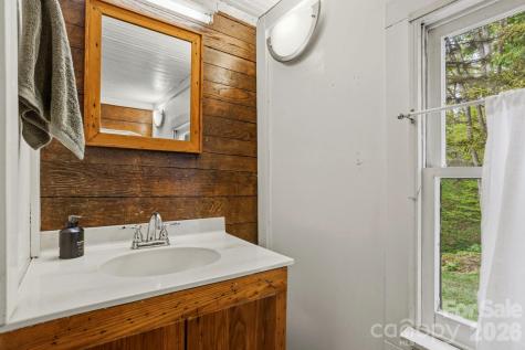 1108 Pine Root Branch Road Bakersville NC 28705