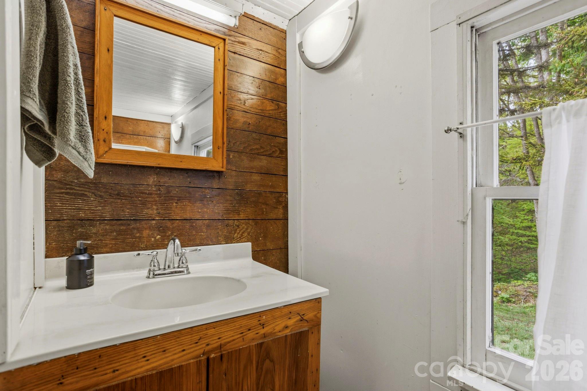 1108 Pine Root Branch Road Bakersville NC 28705