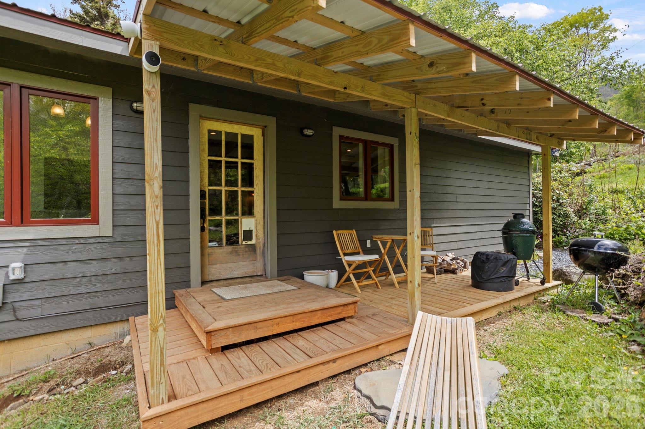 1108 Pine Root Branch Road Bakersville NC 28705
