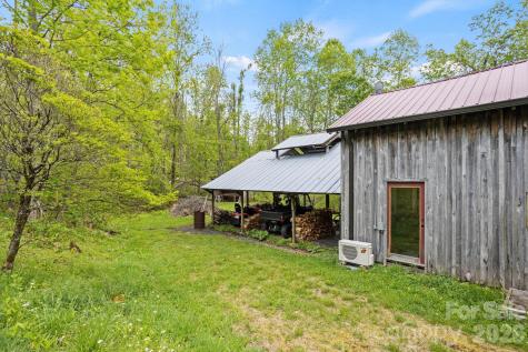 1108 Pine Root Branch Road Bakersville NC 28705