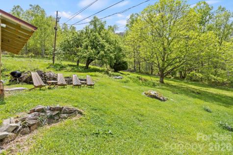 1108 Pine Root Branch Road Bakersville NC 28705